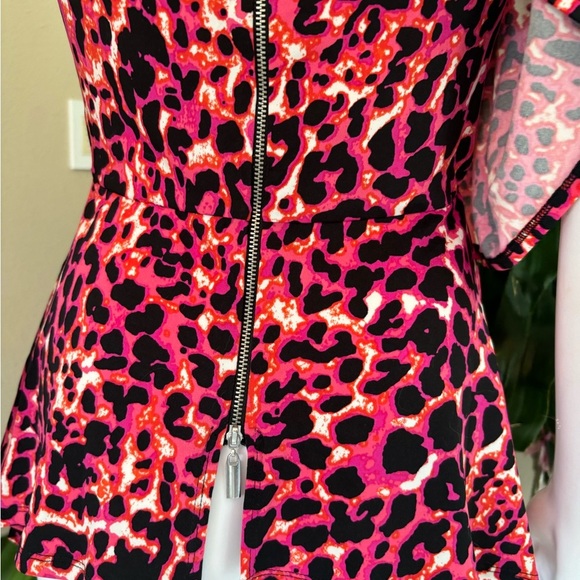 Pink Leopard Print Women's Top - Picture 5 of 8
